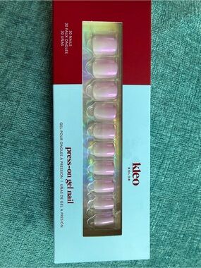 Kiko Kolor Light Pink Press-On Gel Nails – 30-Count Set